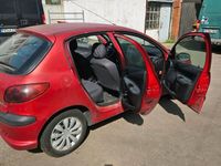 gebraucht Peugeot 206 im guten Zustand.