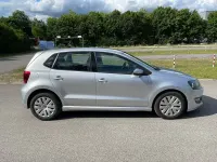 Gebraucht VW Polo 75 PS (55 kW) 2012 Grau Kleinwagen