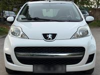 Gebraucht Peugeot 107 68 PS (50 kW) 2012 Weiß Kleinwagen
