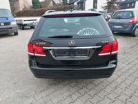 Gebraucht Mercedes E220 170 PS (125 kW) 2013 Schwarz Limousine