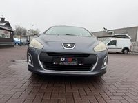 Gebraucht Peugeot 308 Access 92 PS (67 kW) 2012 Grau Limousine