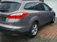 Gebraucht Ford Focus 101 PS (74 kW) 2014 Grau Kombi