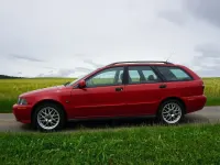 Gebraucht Volvo V40 122 PS (89 kW) 2003 Rot Kombi