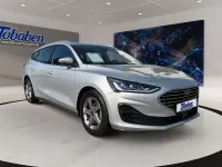 Używany Ford Focus Titanium 120 KM (88 kW) 2022 Srebrny Sedan/Limuzyna