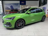 Gebraucht Ford Focus ST 280 PS (205 kW) 2024 Mean green Limousine