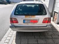 Gebraucht Mercedes E240 174 PS (127 kW) 2001 Silber Kombi