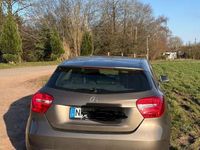 Gebraucht Mercedes A180 122 PS (89 kW) 2012 Braun Limousine
