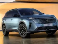 Neu Peugeot 5008 Allure 144 PS (105 kW) 2025 Ingaro blau SUV