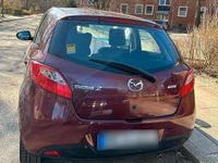 Gebraucht Mazda 2 75 PS (55 kW) 2012 Rot Kleinwagen