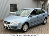 Gebraucht Ford Focus Trend 101 PS (74 kW) 2005 Blau Limousine