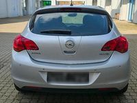 Gebraucht Opel Astra 101 PS (74 kW) 2011 Grau Limousine