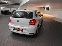Gebraucht VW Polo Comfortline 90 PS (66 kW) 2016 Weiß Kleinwagen