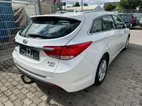 Gebraucht Hyundai i40 Edition 136 PS (100 kW) 2015 Weiß Kombi