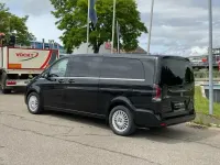 Gebraucht Mercedes V300 237 PS (174 kW) 2025 Schwarz Van / Kleinbus