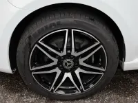 Gebraucht Mercedes V300 Avantgarde Edition 237 PS (174 kW) 2022 Bergkristallweiß metallic Van / Kleinbus