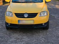 Second-hand VW Fox 75 CP (55 kW) 2005 Galben Hatchback