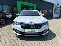 Gebraucht Skoda Superb 156 PS (114 kW) 2022 Moonweiss metallic Kombi