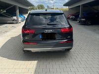 Używany Audi Q7 Ambiente 272 KM (200 kW) 2018 Czarny SUV