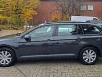 Gebraucht VW Passat Trendline 120 PS (88 kW) 2017 Grau Kombi
