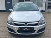 Usata Opel Astra Edition 105 CV (77 kW) 2006 Argento Station wagon