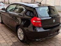 Gebraucht BMW 116 122 PS (89 kW) 2010 Schwarz Kleinwagen