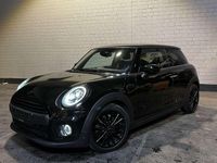 Gebraucht Mini John Cooper Works 136 PS (100 kW) 2019 Midnight black metallic Kleinwagen