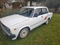 Second-hand Lada 2105 75 CP (55 kW) 1990 Alb Berlinǎ
