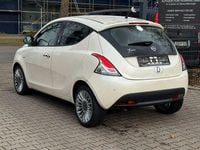 Gebraucht Lancia Ypsilon S 86 PS (63 kW) 2011 Weiß Kleinwagen
