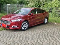 Gebraucht Ford Focus 120 PS (88 kW) 2016 Rot Limousine
