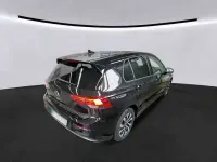 Gebraucht VW Golf VIII Active 150 PS (110 kW) 2023 Schwarz Limousine