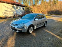 Gebraucht VW Golf V 90 PS (66 kW) 2004 Silber Kleinwagen