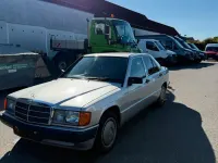 Gebraucht Mercedes 190 109 PS (80 kW) 1993 Silber Limousine