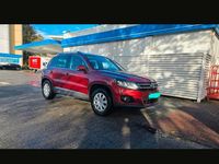Gebraucht VW Tiguan 160 PS (117 kW) 2012 Rot SUV