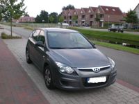 Gebraucht Hyundai i30 Comfort 148 PS (108 kW) 2010 Grau metallic Limousine