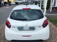 Gebraucht Peugeot 208 Urban Move 82 PS (60 kW) 2016 Weiß Kleinwagen