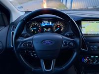 Gebraucht Ford Focus Titanium 125 PS (91 kW) 2015 Rot Kombi