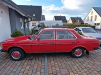 Gebraucht Mercedes 200 56 PS (41 kW) 1979 Rot Limousine