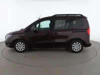 Gebraucht Mercedes T180 Progressive 131 PS (96 kW) 2023 Rot Van / Kleinbus