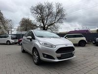 Gebraucht Ford Fiesta Celebration 80 PS (58 kW) 2016 Silber Limousine
