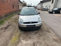 Gebraucht Ford Fiesta 80 PS (58 kW) 2002 Silber Kleinwagen