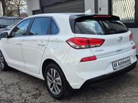 Gebraucht Hyundai i30 140 PS (102 kW) 2017 Weiß Limousine