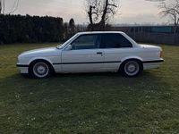 Gebraucht BMW 325 170 PS (125 kW) 1989 Weiß Coupé