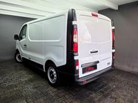 Second-hand Renault Trafic 121 CP (88 kW) 2017 Alb Monovolum