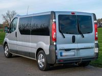 Gebraucht Opel Vivaro 114 PS (83 kW) 2012 Silber Van / Kleinbus