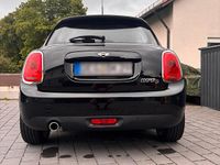 Second-hand Mini Cooper D 115 CP (84 kW) 2017 Negru Hatchback