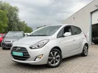 Gebraucht Hyundai ix20 Passion 90 PS (66 kW) 2017 Silber Kleinwagen
