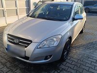 Używany Kia Ceed 105 KM (77 kW) 2007 Srebrny Hatchback