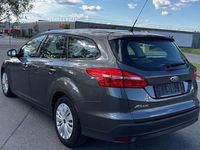 Gebraucht Ford Focus 120 PS (88 kW) 2015 Grau Limousine