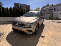 Gebraucht VW Tiguan Sound 150 PS (110 kW) 2017 Gold SUV