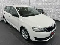 Gebraucht Skoda Rapid Active 90 PS (66 kW) 2015 Weiß Kleinwagen